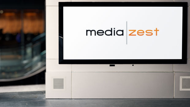 dl mediazest plc aim media zest consumidor discrecional agencias de medios logo 20230116