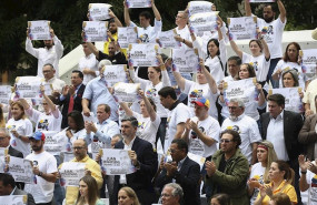 ep acto de la oposicion venezolana en caracas para exigir la liberacion del diputado juan requesens