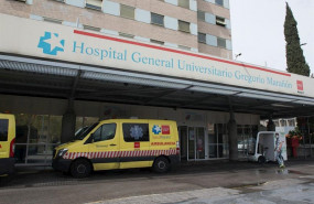 ep ambulancias en la entrada del hospital gregorio maranon