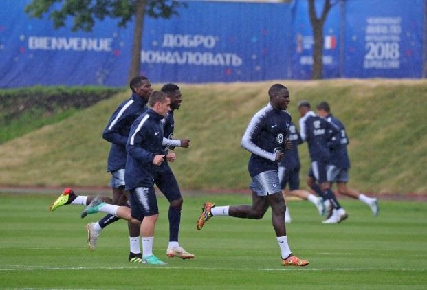 ep antoine griezmann entrenandola seleccion francesa