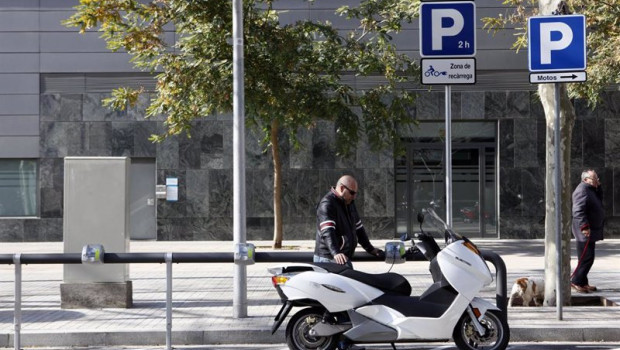 ep archivo   estacion de recarga de motos electricas en barcelona