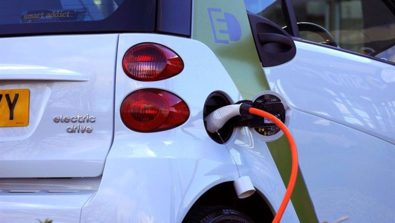 Recarga de un coche eléctrico | GOBIERNO DE CANTABRIA - Archivo ep archivo recarga de un coche electrico 20230516082103