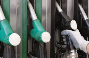 ep archivo   surtidores en una gasolinera