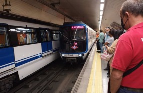 ep archivo un tren llega a la estacion de la linea 5 de metro de madrid ep archivo un tren llega a la estacion de la linea 5 de metro de madrid
