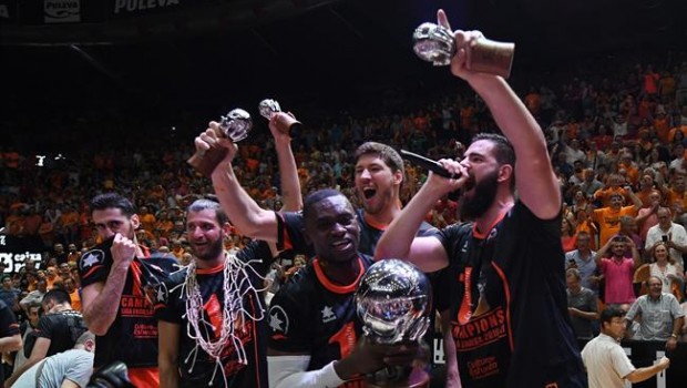 ep bojan dubljevicrestola plantillavalencia basket celebratitulo