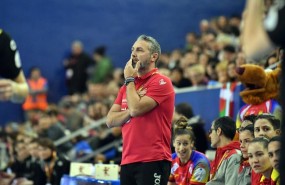 ep carlos viver seleccionador espanolbalonmano - guerreras