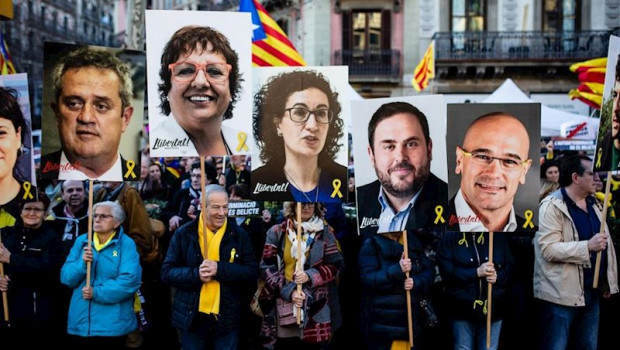 ep carteles con las caras de joaquim forn dolors bassa marta rovira oriol junqueras y raul romeva