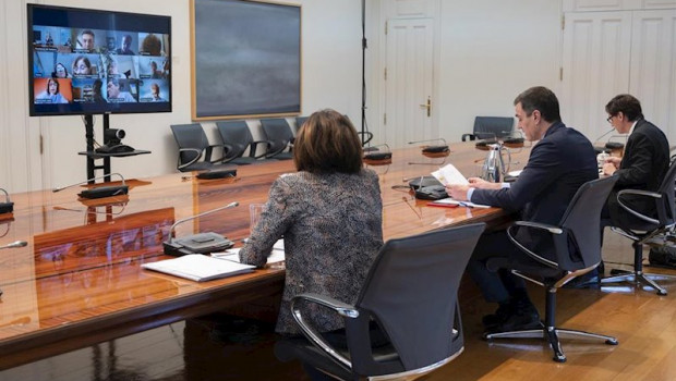 ep d-i el ministro de sanidad salvador illa el presidente del gobierno pedro sanchez en la reunion