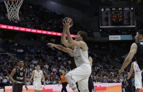 ep doncic anotandodos esquivandopivotbrose bamberg dejan musli