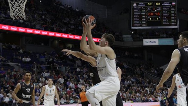 ep doncic anotandodos esquivandopivotbrose bamberg dejan musli