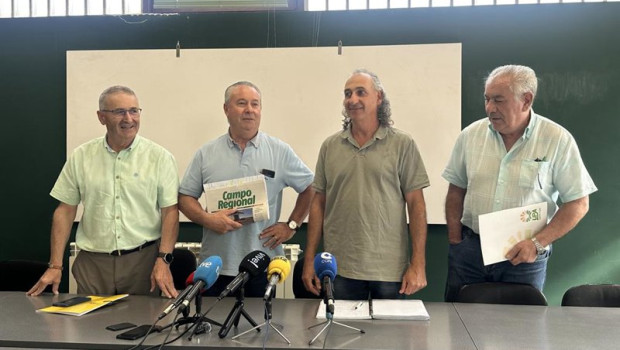 ep el coordinador de la coag lorenzo rivera el presidente de asaja de castilla y leon donaciano dujo