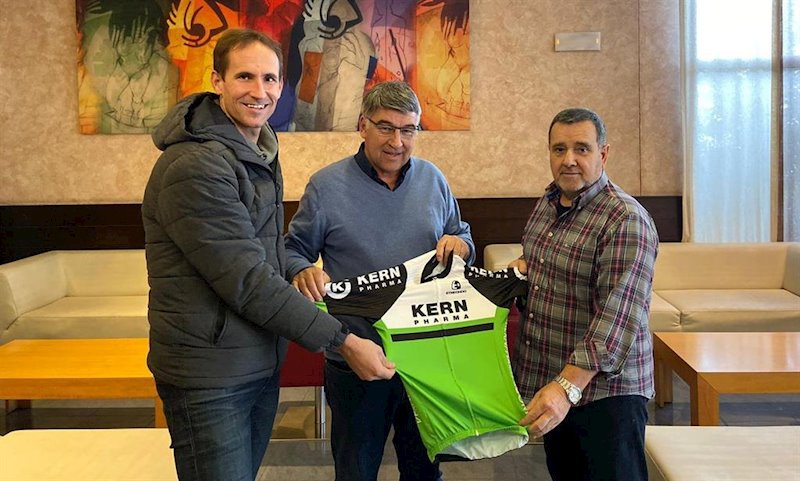 ep el frances francis lafargue ficha por el equipo ciclista continental espanol