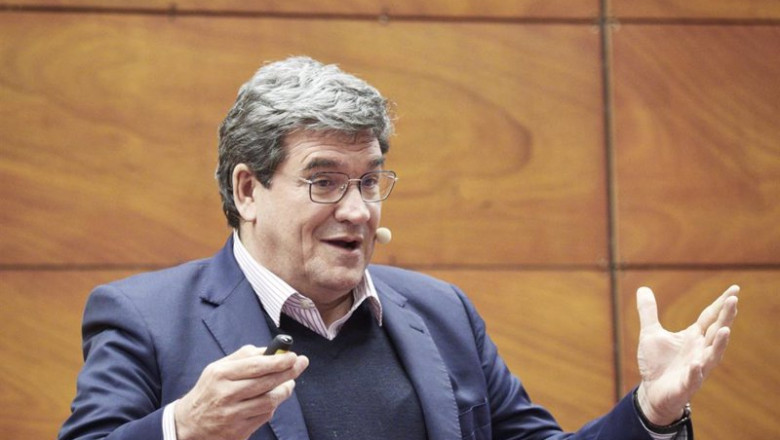 El Ministro De Inclusión, Seguridad Social Y Migraciones, José Luis Escrivá, Durante La Charla En La UPNA | EDUARDO SANZ - EUROPA PRESS ep el ministro de inclusion seguridad social y migraciones jose luis escriva durante la charla en la