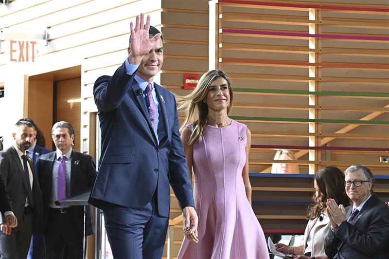 ep el presidente del gobierno central en funciones pedro sanchez y su mujer begona gomezen nova york