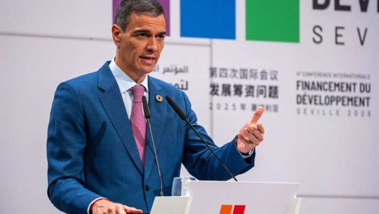 ep el presidente del gobierno pedro sanchez atiende a los medios de comunicacion este lunes en
