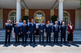 ep el presidente del gobierno pedro sanchez c el president de la generalitat de catalunya salvador