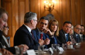 ep el presidente del gobierno pedro sanchez y el primer ministro de reino unido keir starmer durante