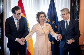 ep el vicepresidente primero y ministro de economia carlos cuerpo i la secretaria general del psoe a