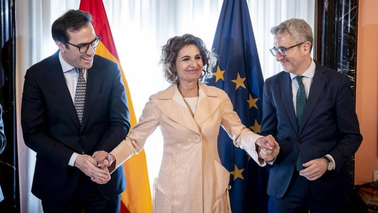 ep el vicepresidente primero y ministro de economia carlos cuerpo i la secretaria general del psoe a