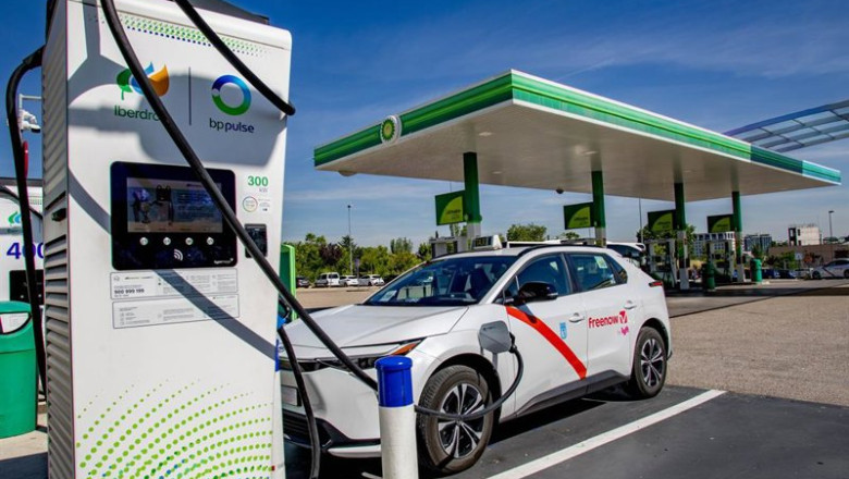 ep freenow y bp se unen para apoyar a los taxistas con descuentos en carburantes y carga electrica