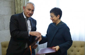ep la ministra de asuntos exteriores ue y coperacion arancha gonzalez laya y el secretario general