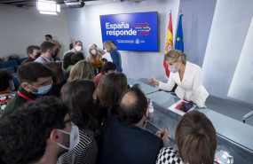 ep la vicepresidenta segunda y ministra de trabajo y economia social yolanda diaz conversa con los