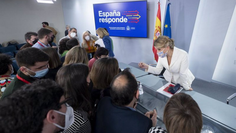 La vicepresidenta segunda y ministra de Trabajo y Economía Social, Yolanda Díaz, conversa con los medios de comunicación en una imagen de archivo. | EUROPA PRESS/A.Ortega.POOL - Europa Press ep la vicepresidenta segunda y ministra de trabajo y economia social yolanda diaz conversa con los