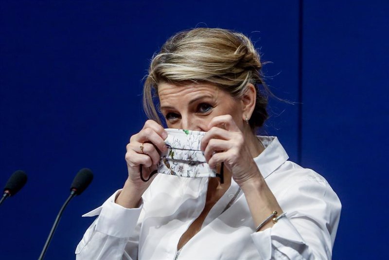 Díaz: el Gobierno usará los beneficios de las eléctricas para mitigar la subida de la luz