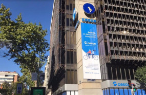 ep nueva imagen de cesce en la fachada de su sede en madrid