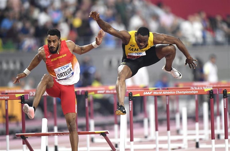 ep orlando ortega y omar mcleod en la final mundialista de los 110 metros vallas