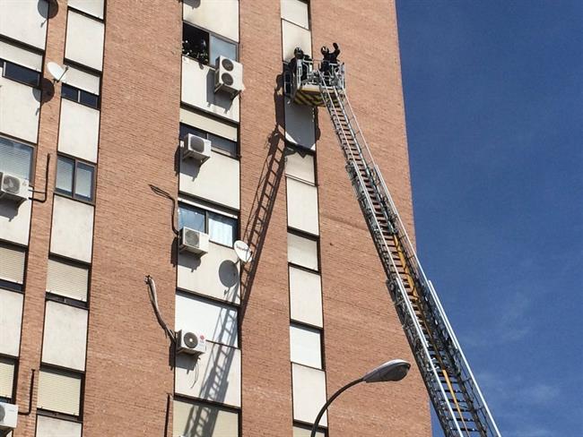 Rescate de los Bomberos del Ayuntamiento de Madrid con escala | EMERGENCIAS MADRID ep rescatelos bomberosayuntamientomadridescala