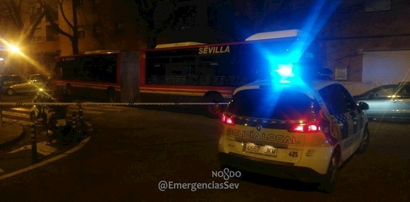 ep siete heridos en sevilla tras chocar un autobus contra un arbol ep siete heridos en sevilla tras chocar un autobus contra un arbol