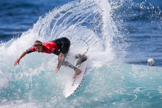 El surfista español Rubén Vitoria | FOTO WSL / MASUREL ep surfista espanol ruben vitoria