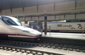 ep tren ave en la estacion de santa justa de sevilla