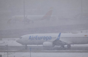 ep un avion de la compania air europa en el aeropuerto de madrid-barajas adolfo suarez en madrid