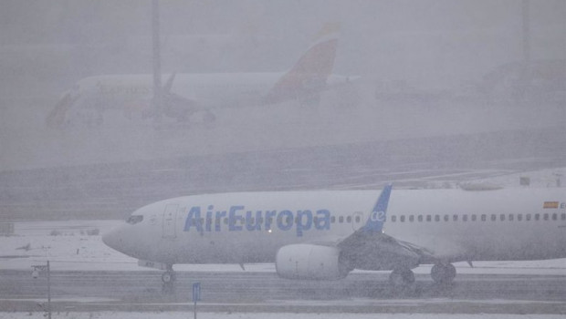 ep un avion de la compania air europa en el aeropuerto de madrid-barajas adolfo suarez en madrid