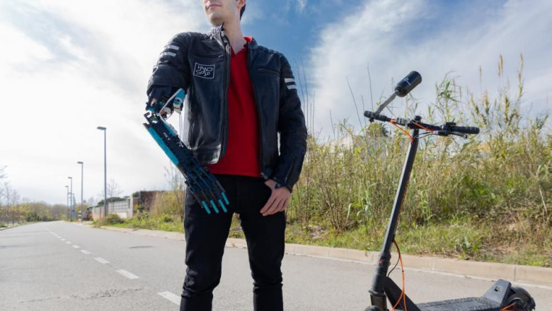 1632837546 davidaguilarhandsolofundacionadecco2