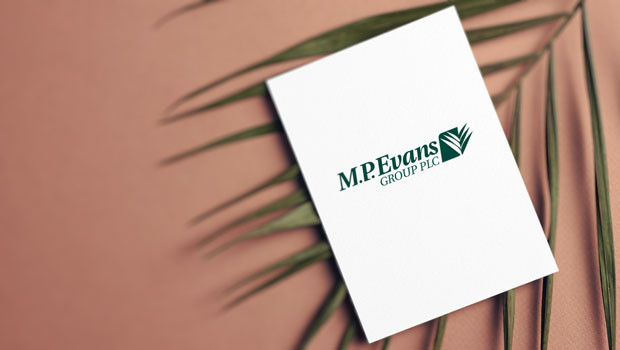 dl mp evans group plc objectif mp evans group consommation de base aliments boissons et tabac producteurs alimentaires agriculture pêche élevage et plantations logo 20230321