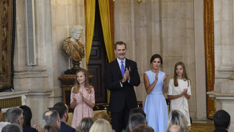 ep actoimposicioncondecoracionesla ordenmerito civilpalacio real