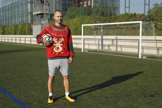 ep andres iniesta embajadorla campana navidenasave the childen