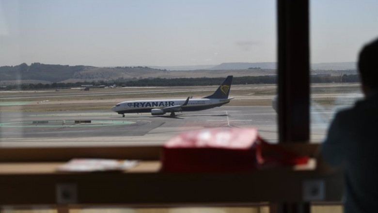 ep archivo aviones de ryanair en el aeropuerto de madrid barajas adolfo suarez durante la huelga ep archivo aviones de ryanair en el aeropuerto de madrid barajas adolfo suarez durante la huelga