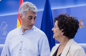 ep archivo   el diputado de eh bildu oskar matute y la pdiputada de erc pilar vallugera durante una