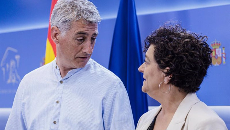 ep archivo el diputado de eh bildu oskar matute y la pdiputada de erc pilar vallugera durante una ep archivo el diputado de eh bildu oskar matute y la pdiputada de erc pilar vallugera durante una