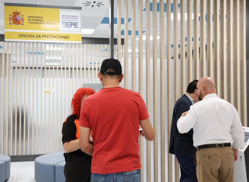 El paro sube en 19.517 personas en julio y la Seguridad Social marca máximos con más de 22,5 millones de afiliados