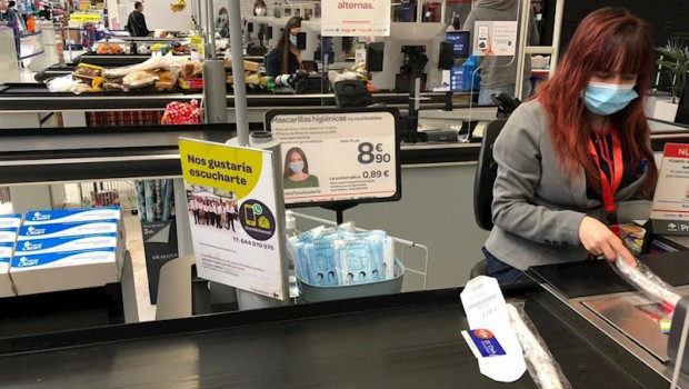 ep carrefour dispone de mascarillas en todos sus centros de madrid a partir de este sabado