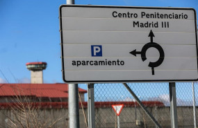 ep centro penitenciario madrid iii junto al exterior de la prision en valdemoro madrid a 6 de marzo