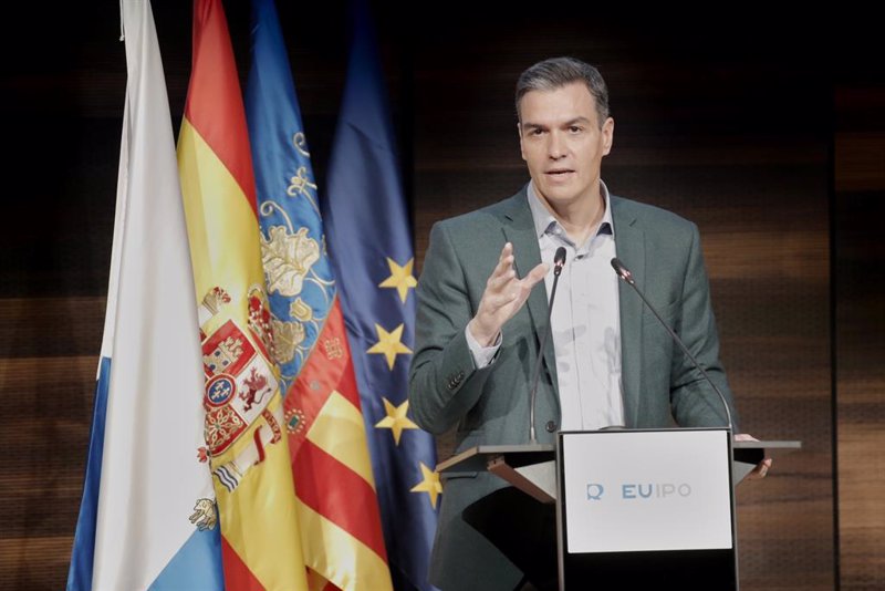 El PSOE se mantiene como el partido más votado, según el CIS previo a la crisis del PP