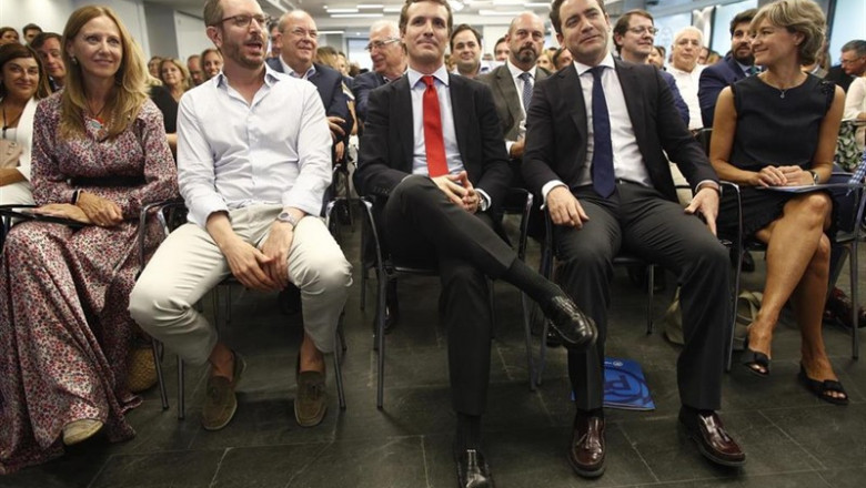 ep i-d los vicesecretarios generalespp marta gonzalezjavier maroto presidentepartido pablo casado secretario generalpartido popular teodoro garcia egea yvicesecretaria generalpp isabel garcia tejerina durantereun