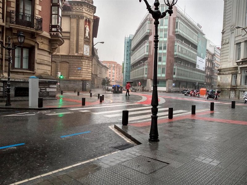 ep imagen de lluvia intensa en el centro de bilbao ep imagen de lluvia intensa en el centro de bilbao