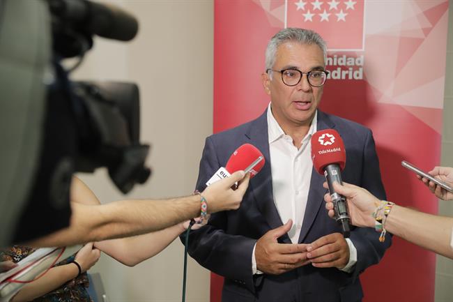 Izquierdo atiende a los medios de comunicación | COMUNIDAD DE MADRID ep izquierdo atiendelos medioscomunicacion